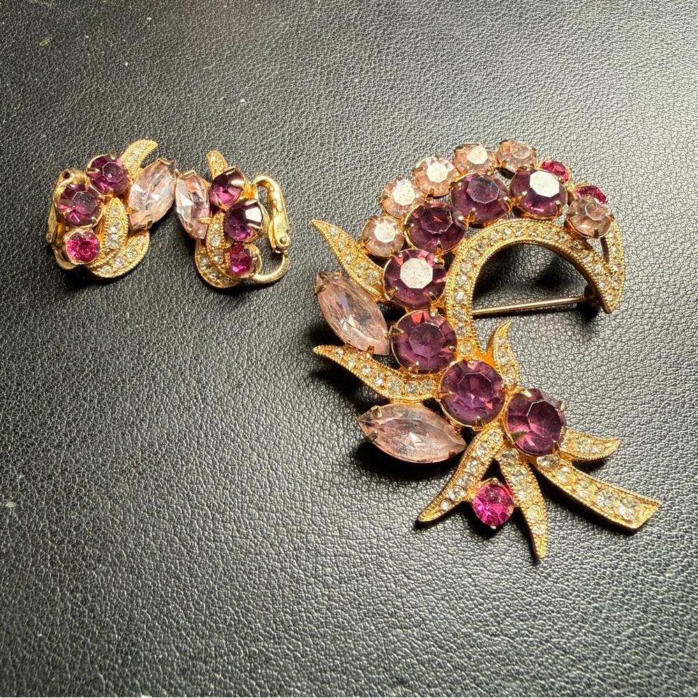 Vintage Eisenberg Ice Demi Parure 2 Shades of Purple Rhinestone Brooch Earrings